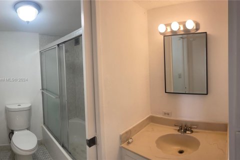 Condo in Sunny Isles Beach, Florida, 2 bedrooms  № 1058679 - photo 7