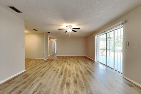 House in Sarasota, Florida 3 bedrooms, 134.43 sq.m. № 1341077 - photo 2