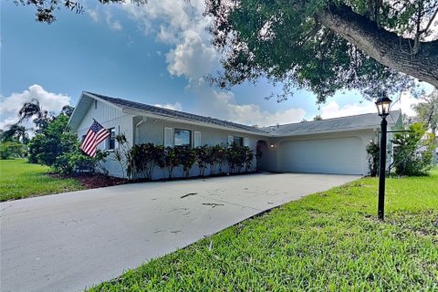 House in Sarasota, Florida 3 bedrooms, 134.43 sq.m. № 1341077 - photo 1