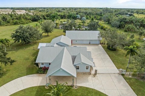 Villa ou maison à vendre à Punta Gorda, Floride: 3 chambres, 217.95 m2 № 1341027 - photo 1