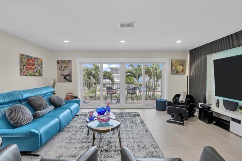 Adosado en venta en Pompano Beach, Florida, 2 dormitorios, 126.35 m2 № 1226972 - foto 20