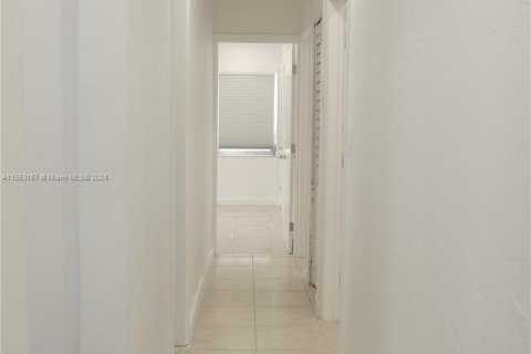 Casa en venta en North Miami Beach, Florida, 3 dormitorios, 98.1 m2 № 1074408 - foto 11