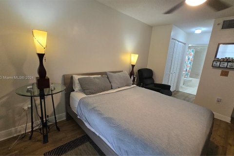 Condo in Coconut Creek, Florida, 2 bedrooms  № 1331903 - photo 13