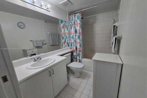 Condo in Coconut Creek, Florida, 2 bedrooms  № 1331903 - photo 14