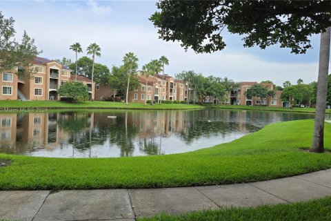 Condo in Coconut Creek, Florida, 2 bedrooms  № 1331903 - photo 23