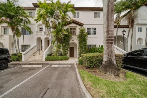 Condominio en venta en Miramar, Florida, 3 dormitorios, 132.48 m2 № 1075165 - foto 1