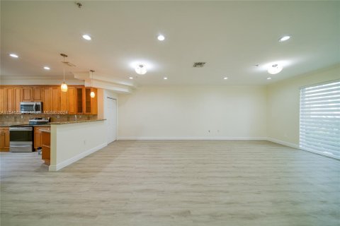 Condominio en venta en Miramar, Florida, 3 dormitorios, 132.48 m2 № 1075165 - foto 3