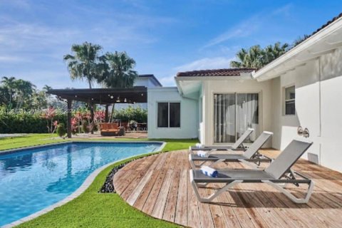 Villa ou maison à vendre à Biscayne Park, Floride: 4 chambres, 183.95 m2 № 1075168 - photo 5