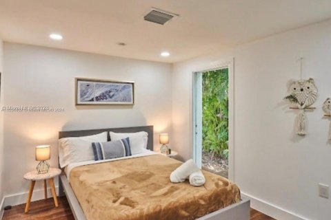 Casa en venta en Biscayne Park, Florida, 4 dormitorios, 183.95 m2 № 1075168 - foto 26