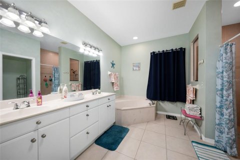 House in Port Charlotte, Florida 3 bedrooms, 170.94 sq.m. № 1277666 - photo 29