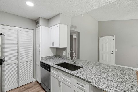 Condominio en venta en Orlando, Florida, 2 dormitorios, 90.21 m2 № 1380685 - foto 9