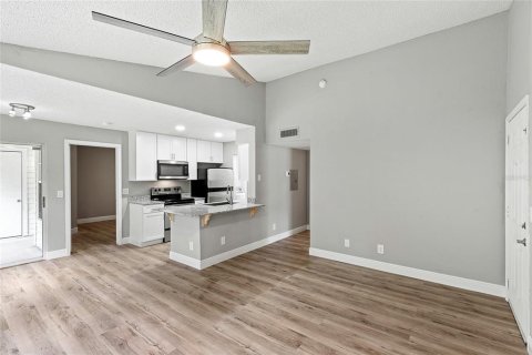 Copropriété à vendre à Orlando, Floride: 2 chambres, 90.21 m2 № 1380685 - photo 2