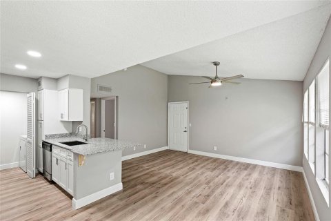 Copropriété à vendre à Orlando, Floride: 2 chambres, 90.21 m2 № 1380685 - photo 3