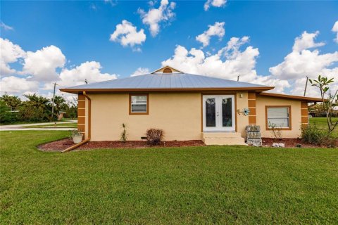 House in Punta Gorda, Florida 3 bedrooms, 68.38 sq.m. № 1420571 - photo 29