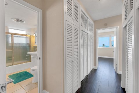 Condo in Fort Lauderdale, Florida, 2 bedrooms  № 1029610 - photo 19