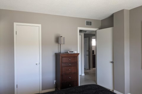 Condominio en venta en Lake Worth, Florida, 1 dormitorio, 69.12 m2 № 1022348 - foto 9