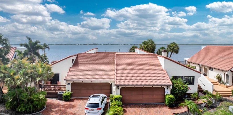 Villa ou maison à Punta Gorda, Floride 2 chambres, 165.92 m2 № 1276107