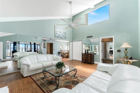 Villa ou maison à vendre à Punta Gorda, Floride: 2 chambres, 165.92 m2 № 1276107 - photo 12