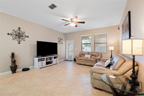 House in New Port Richey, Florida 3 bedrooms, 182.09 sq.m. № 1276136 - photo 27