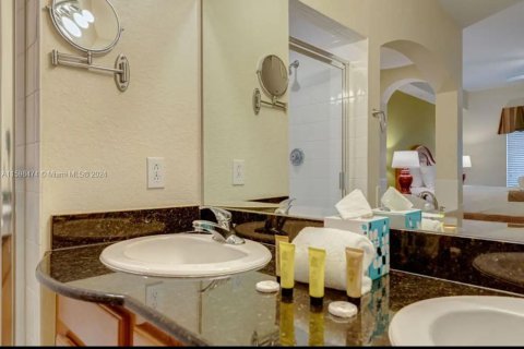 Condo in Orlando, Florida, 2 bedrooms  № 1209424 - photo 22