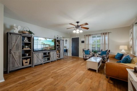 Villa ou maison à vendre à Punta Gorda, Floride: 4 chambres, 227.05 m2 № 1066681 - photo 8