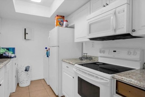 Condo in Orlando, Florida, 2 bedrooms  № 1069135 - photo 8