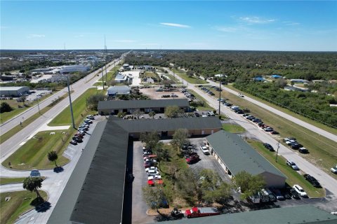 Immobilier commercial à vendre à Port Charlotte, Floride: 213.68 m2 № 1030017 - photo 15