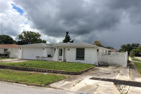 Casa en venta en New Port Richey, Florida, 2 dormitorios, 131.46 m2 № 1338188 - foto 1