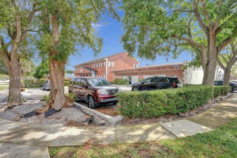Immobilier commercial à vendre à Pembroke Pines, Floride № 1050893 - photo 8