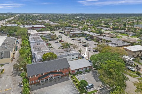 Immobilier commercial à vendre à Pembroke Pines, Floride № 1050893 - photo 3
