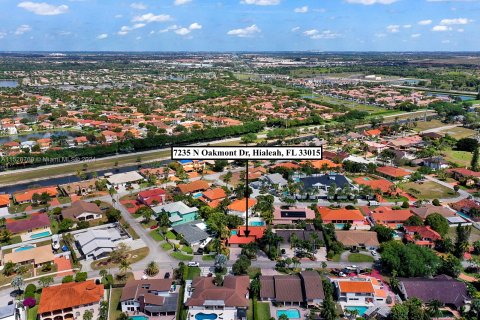 Casa en venta en Hialeah, Florida, 5 dormitorios № 1385560 - foto 6