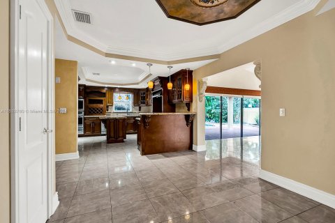 Villa ou maison à vendre à Hialeah, Floride: 5 chambres № 1385560 - photo 21