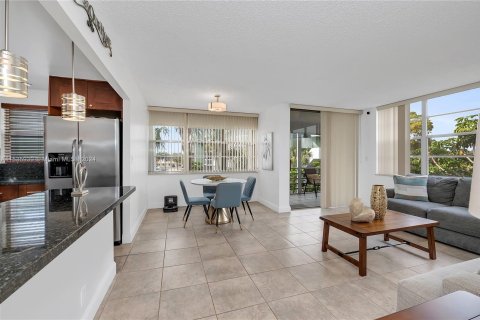 Copropriété à vendre à Hollywood, Floride: 2 chambres, 96.62 m2 № 1385561 - photo 11