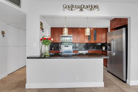 Condo in Hollywood, Florida, 2 bedrooms  № 1385561 - photo 9