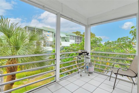 Condo in Hollywood, Florida, 2 bedrooms  № 1385561 - photo 22