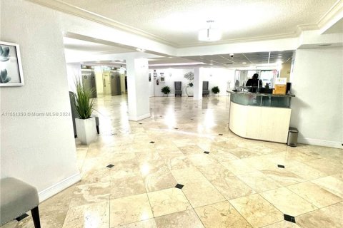 Copropriété à vendre à Hallandale Beach, Floride: 1 chambre, 99.87 m2 № 1076201 - photo 3