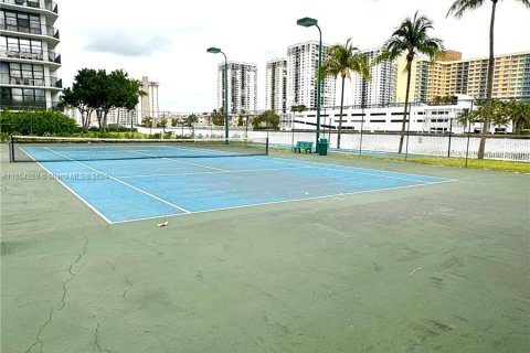 Condominio en venta en Hallandale Beach, Florida, 1 dormitorio, 99.87 m2 № 1076201 - foto 11