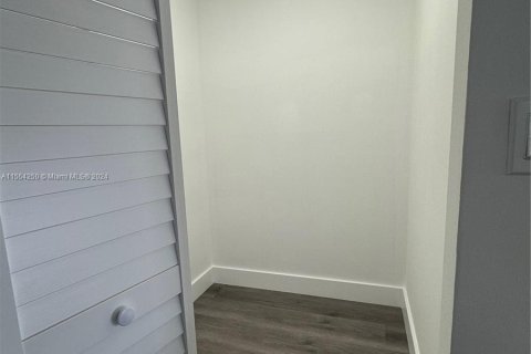 Copropriété à vendre à Hallandale Beach, Floride: 1 chambre, 99.87 m2 № 1076201 - photo 23