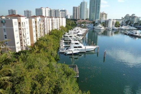 Condominio en venta en Aventura, Florida, 1 dormitorio, 69.68 m2 № 1358846 - foto 9