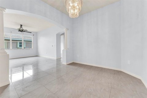 Casa en venta en Miramar, Florida, 5 dormitorios, 248.42 m2 № 1358926 - foto 14