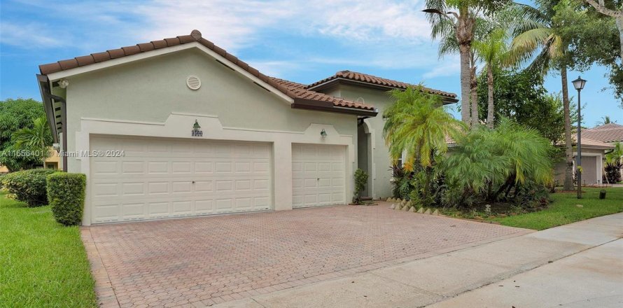 Casa en Miramar, Florida 5 dormitorios, 248.42 m2 № 1358926