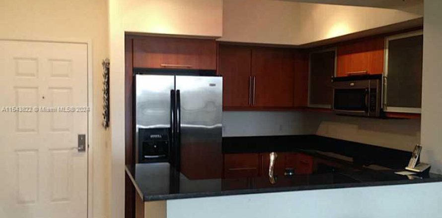 Condo in Coral Gables, Florida, 1 bedroom  № 1044941