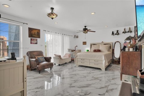 Condominio en venta en North Miami Beach, Florida, 4 dormitorios, 233.93 m2 № 1329130 - foto 6