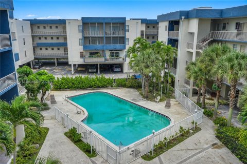 Copropriété à vendre à North Miami Beach, Floride: 4 chambres, 233.93 m2 № 1329130 - photo 12