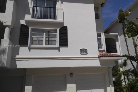 Condominio en alquiler en Aventura, Florida, 2 dormitorios, 100.06 m2 № 1332245 - foto 2