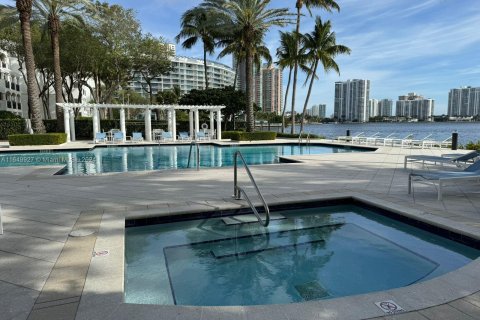 Condominio en alquiler en Aventura, Florida, 2 dormitorios, 100.06 m2 № 1332245 - foto 25