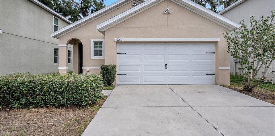 House in Tampa, Florida 3 bedrooms, 142.6 sq.m. № 1243542