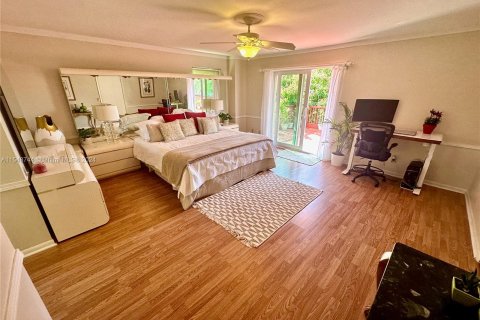 House in Davie, Florida 3 bedrooms, 219.81 sq.m. № 1059853 - photo 29