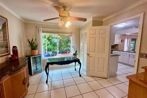 House in Davie, Florida 3 bedrooms, 219.81 sq.m. № 1059853 - photo 19