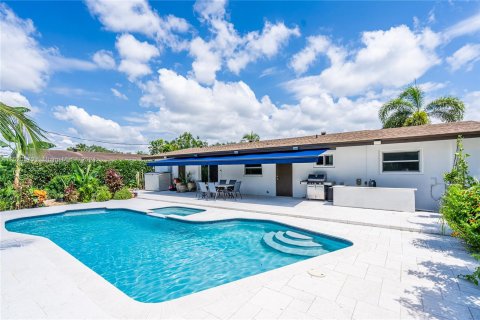 House in Miami, Florida 5 bedrooms, 167.41 sq.m. № 1241538 - photo 14